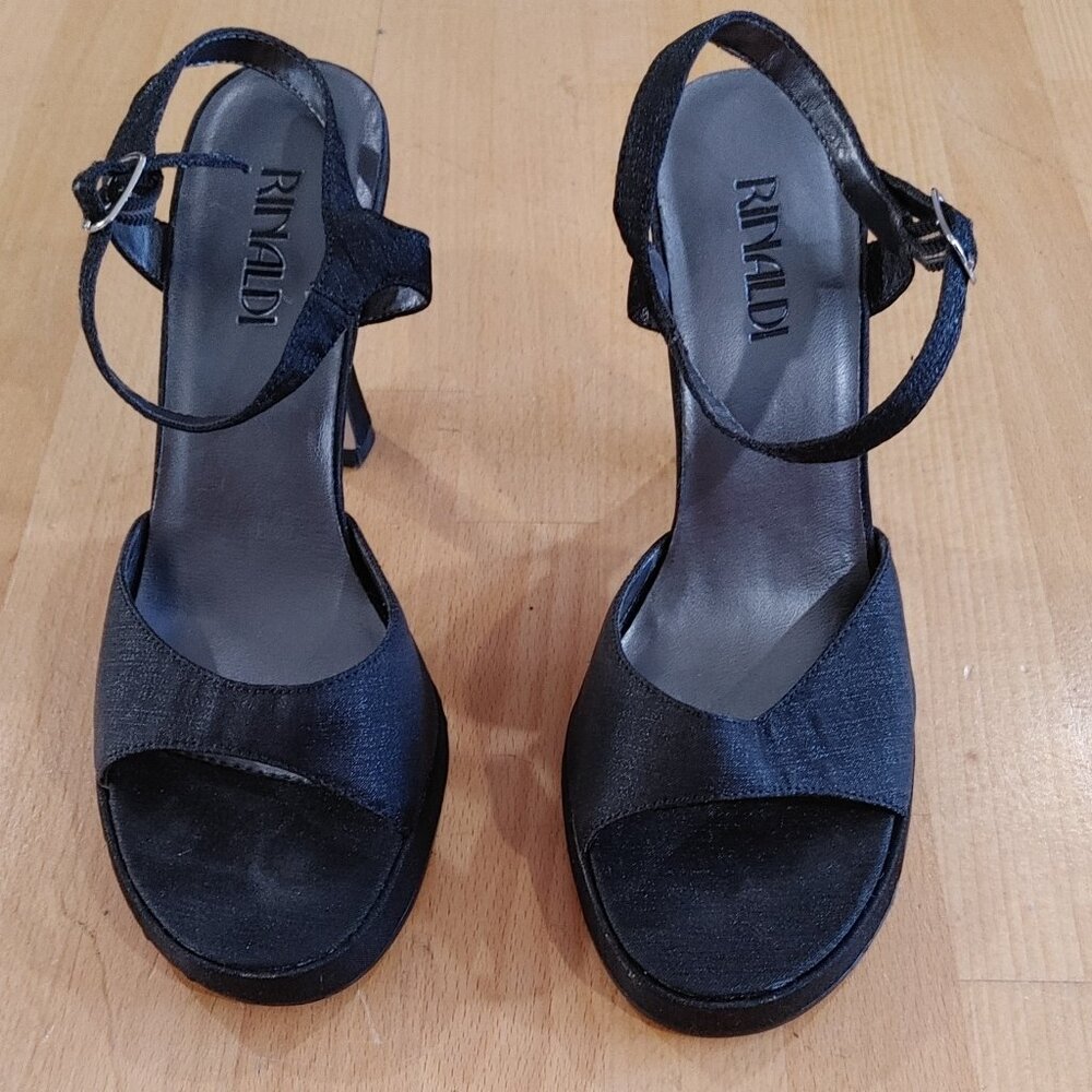 Woman's Hi Heel Shoes